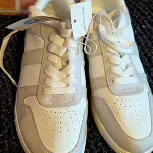 Universal Thread Stylish Sneakers